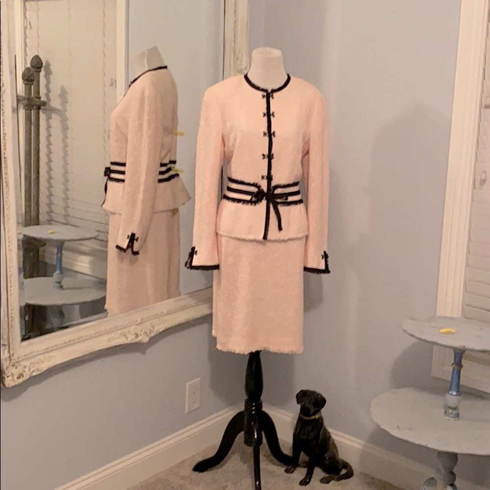 Beautiful Carlisle knit suit